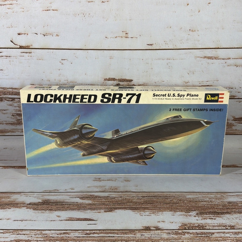 Revell SR-71 Blackbird Plastic Kit Open Box